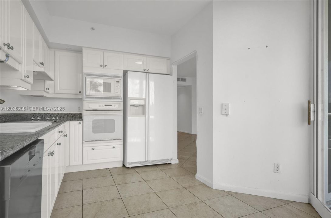 For Sale: $1,096,500 (1 beds, 2 baths, 1100 Square Feet)