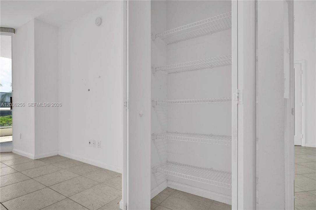 For Sale: $1,096,500 (1 beds, 2 baths, 1100 Square Feet)