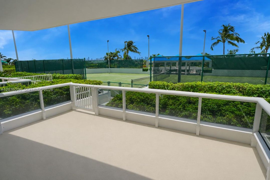 For Sale: $1,096,500 (1 beds, 2 baths, 1100 Square Feet)