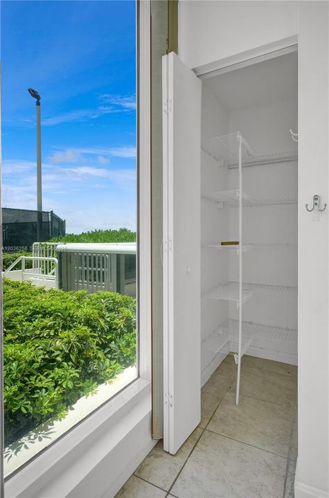 For Sale: $1,096,500 (1 beds, 2 baths, 1100 Square Feet)