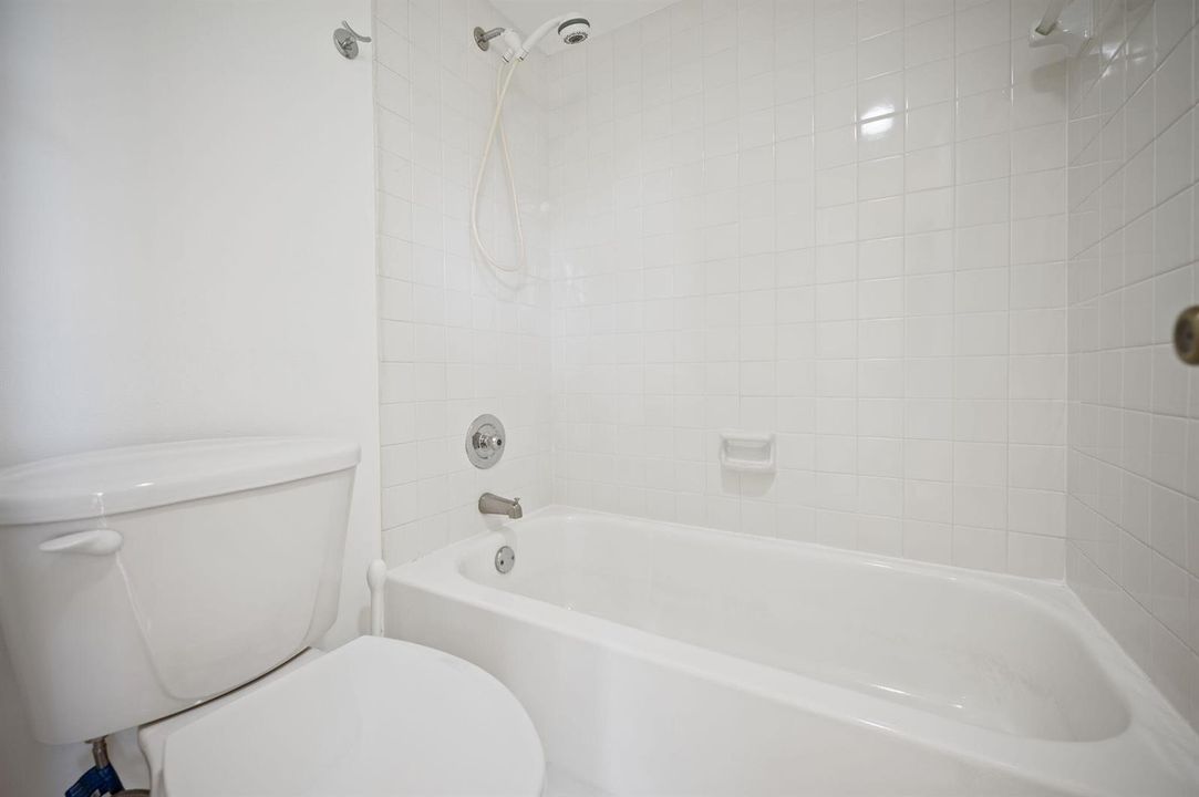 25-web-or-mls-2800-sw-87th-ave-1111