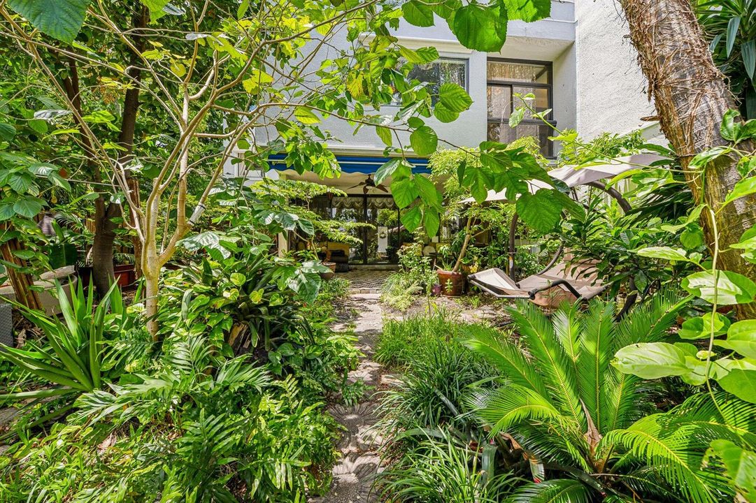 1-web-or-mls-Poinciana Dr 1710-S1906-001