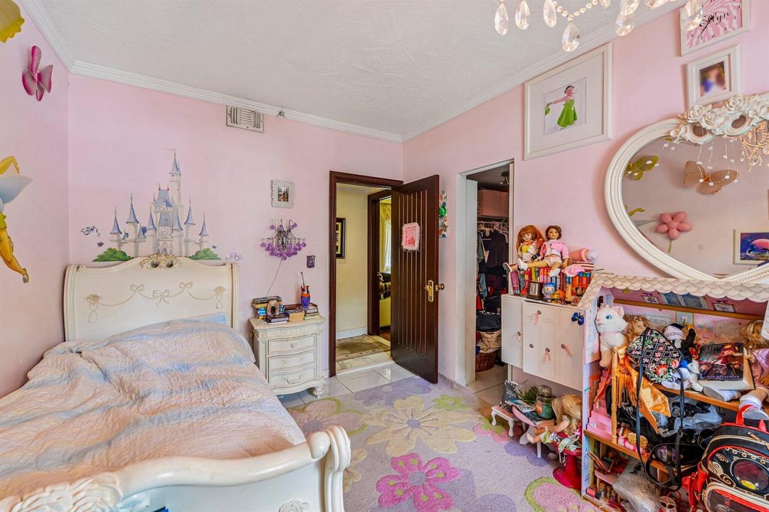 21-web-or-mls-Poinciana Dr 1710-S1906-02