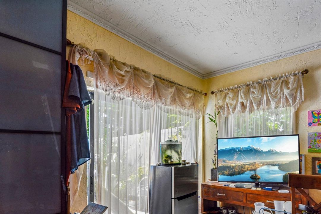 27-web-or-mls-Poinciana Dr 1710-S1906-02