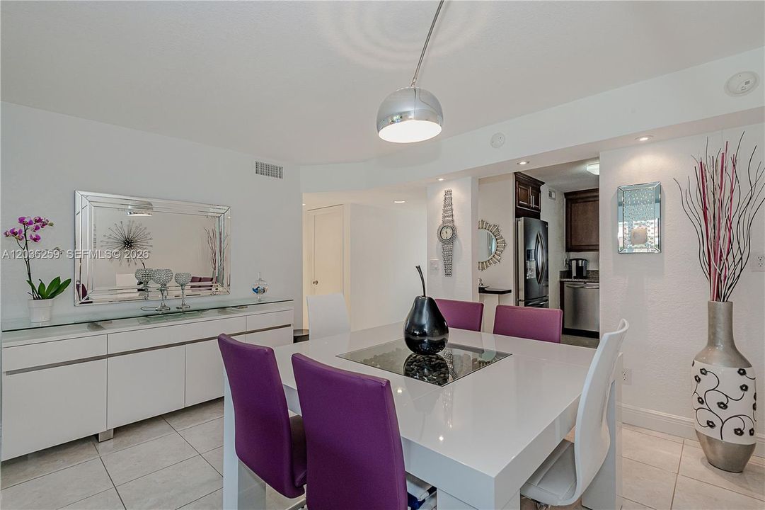 En Venta: $219,900 (2 camas, 2 baños, 1170 Pies cuadrados)