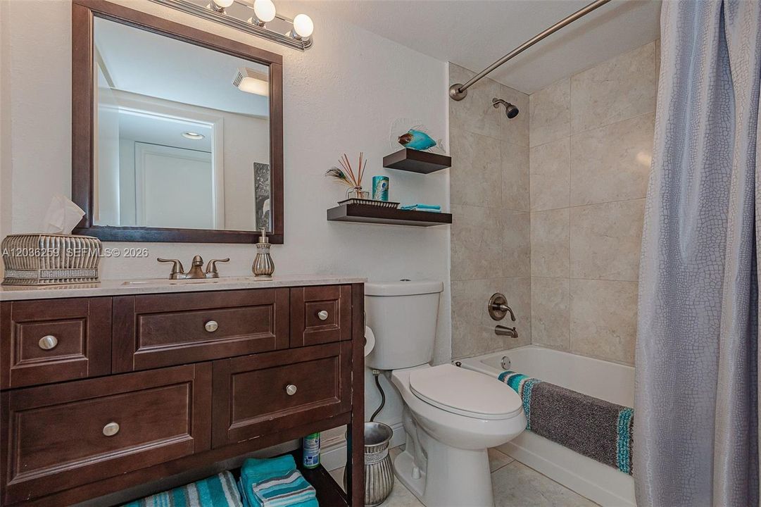 En Venta: $219,900 (2 camas, 2 baños, 1170 Pies cuadrados)