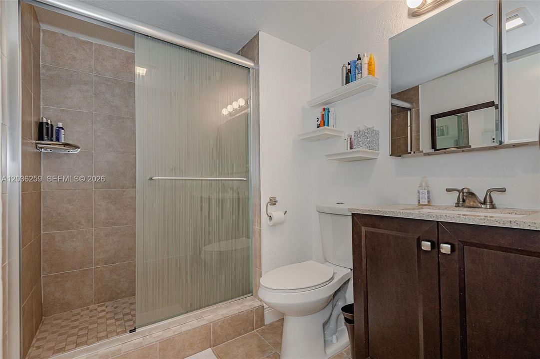En Venta: $219,900 (2 camas, 2 baños, 1170 Pies cuadrados)