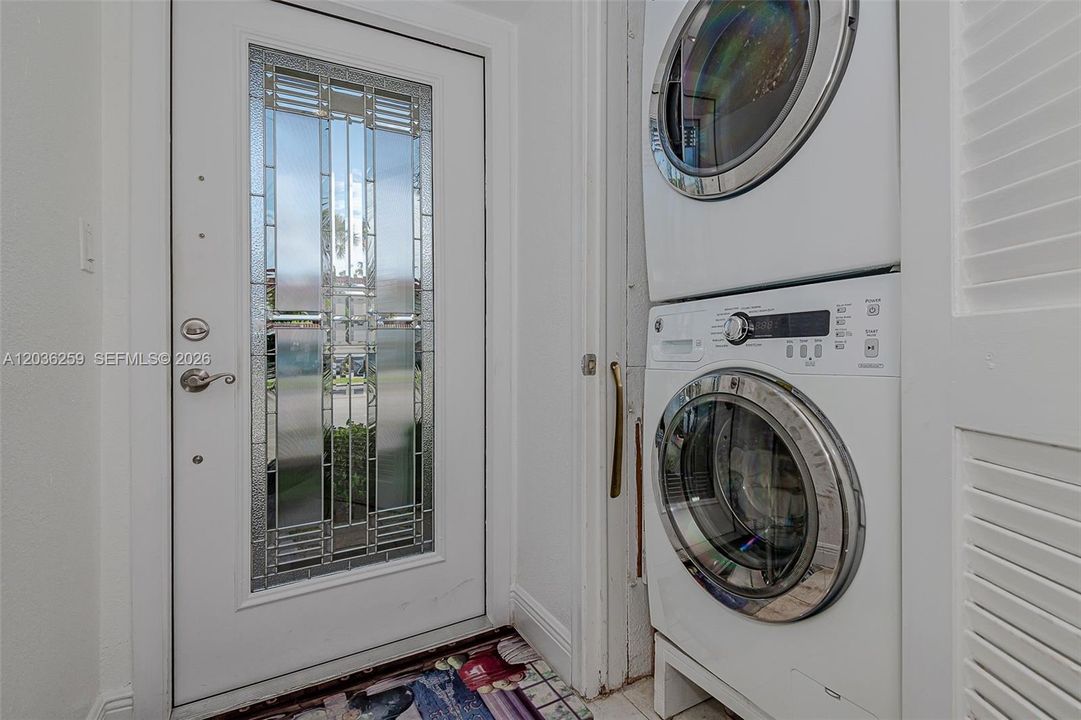 En Venta: $219,900 (2 camas, 2 baños, 1170 Pies cuadrados)