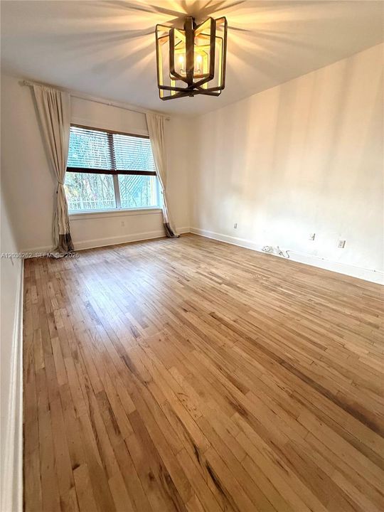 На продажу: $450,000 (2 спален, 1 ванн, 945 Квадратных фут)