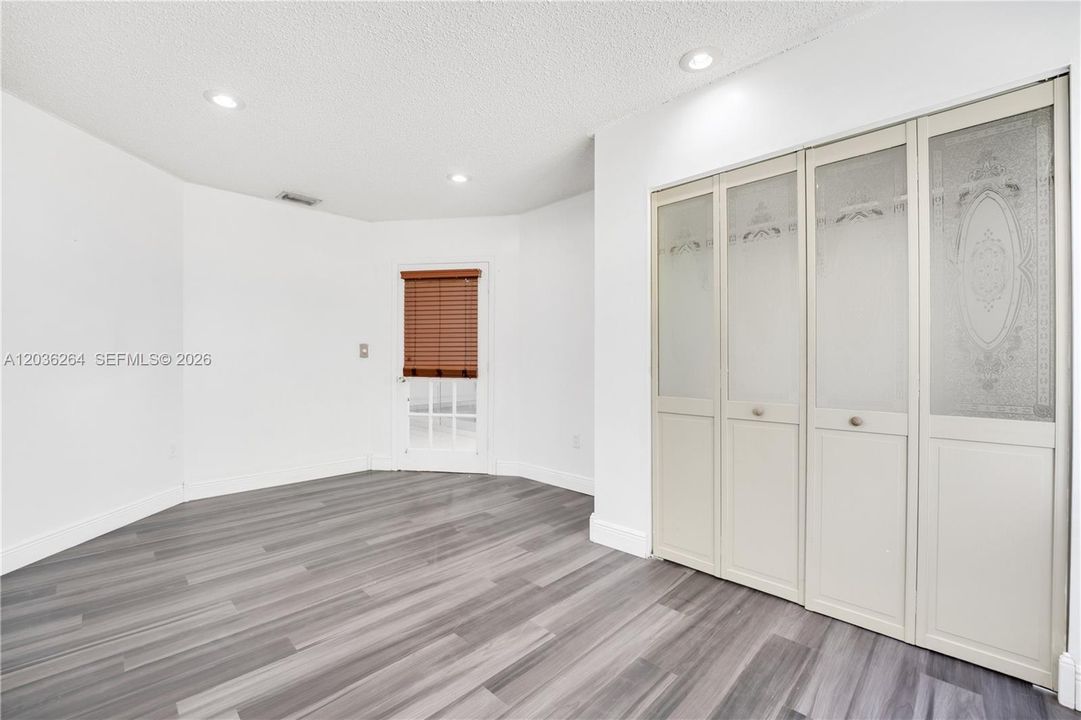 For Rent: $3,950 (4 beds, 2 baths, 2201 Square Feet)