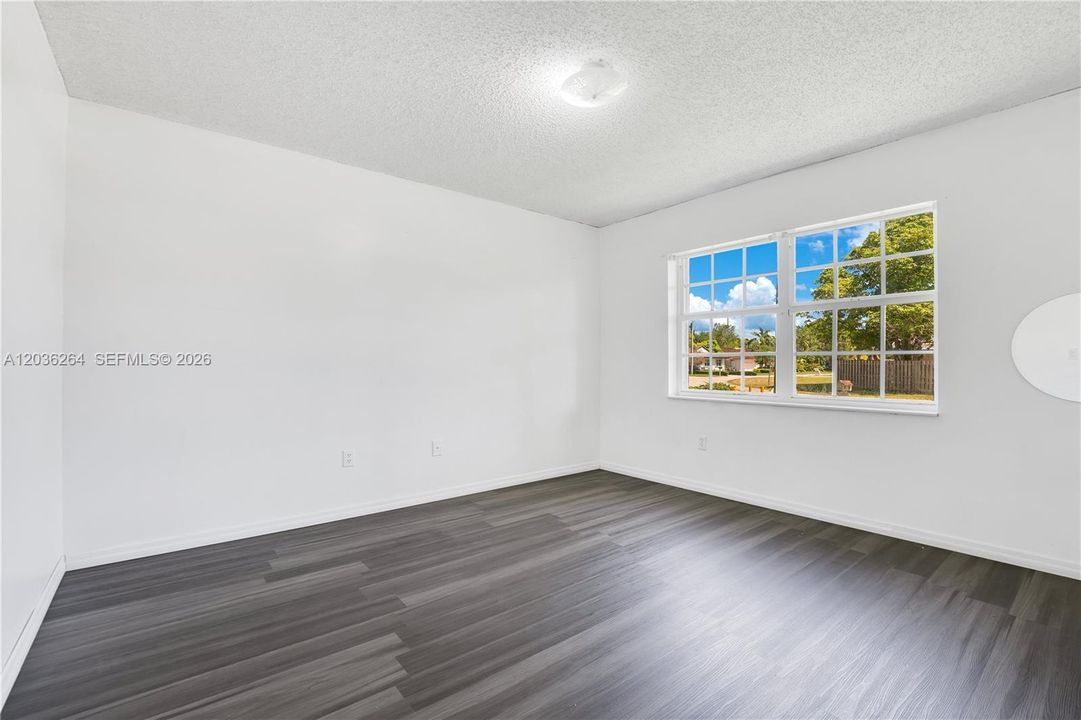 For Rent: $3,950 (4 beds, 2 baths, 2201 Square Feet)