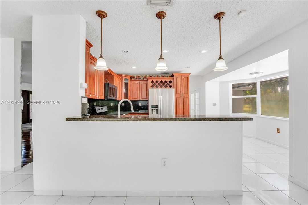 For Rent: $3,950 (4 beds, 2 baths, 2201 Square Feet)