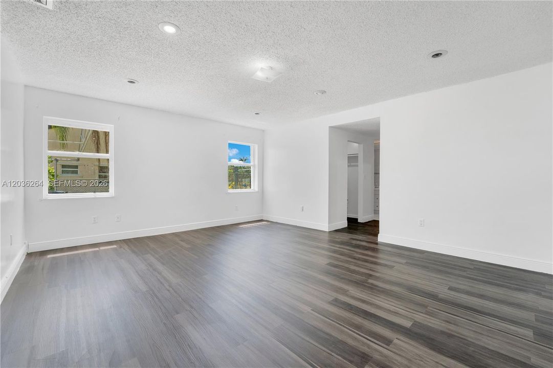 For Rent: $3,950 (4 beds, 2 baths, 2201 Square Feet)
