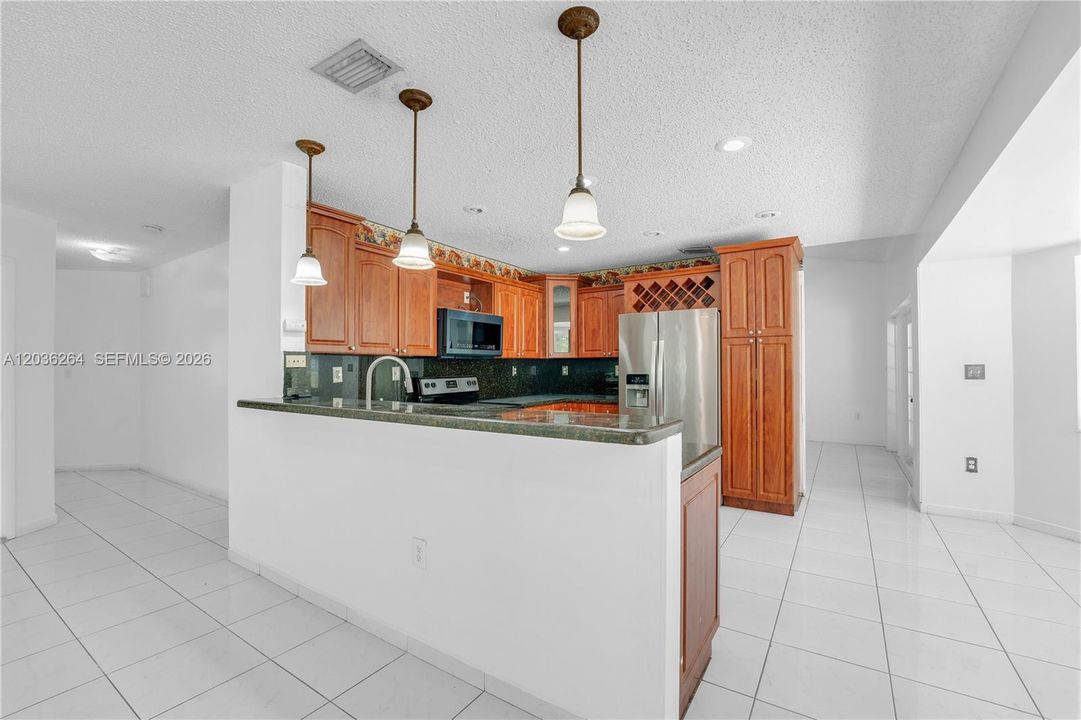 For Rent: $3,950 (4 beds, 2 baths, 2201 Square Feet)