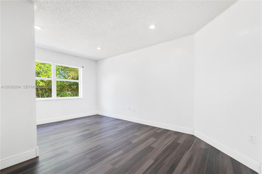For Rent: $3,950 (4 beds, 2 baths, 2201 Square Feet)