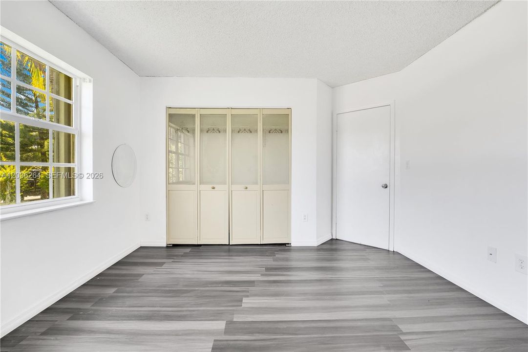 For Rent: $3,950 (4 beds, 2 baths, 2201 Square Feet)