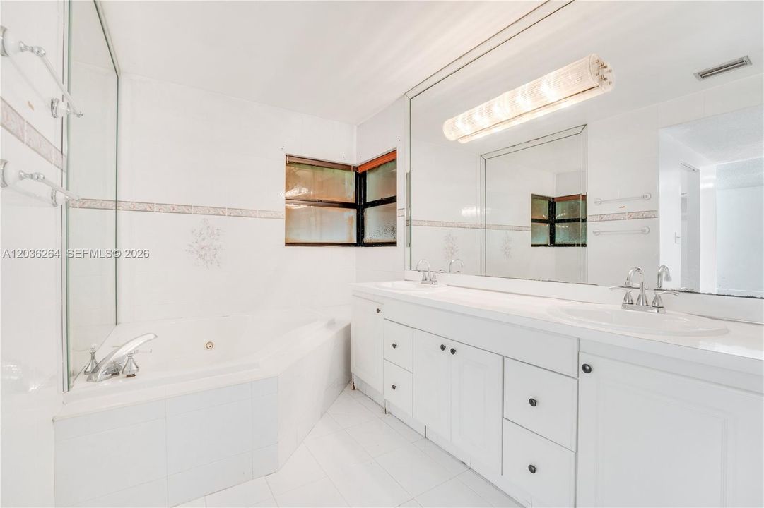 For Rent: $3,950 (4 beds, 2 baths, 2201 Square Feet)