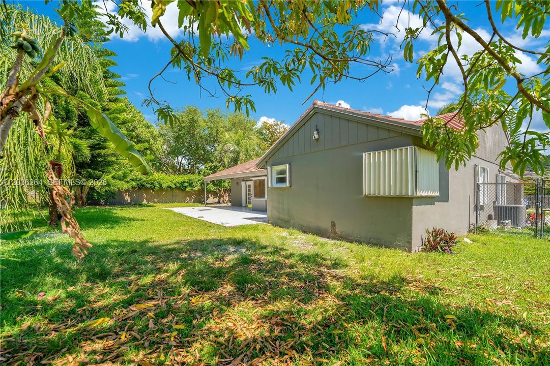 For Rent: $3,950 (4 beds, 2 baths, 2201 Square Feet)