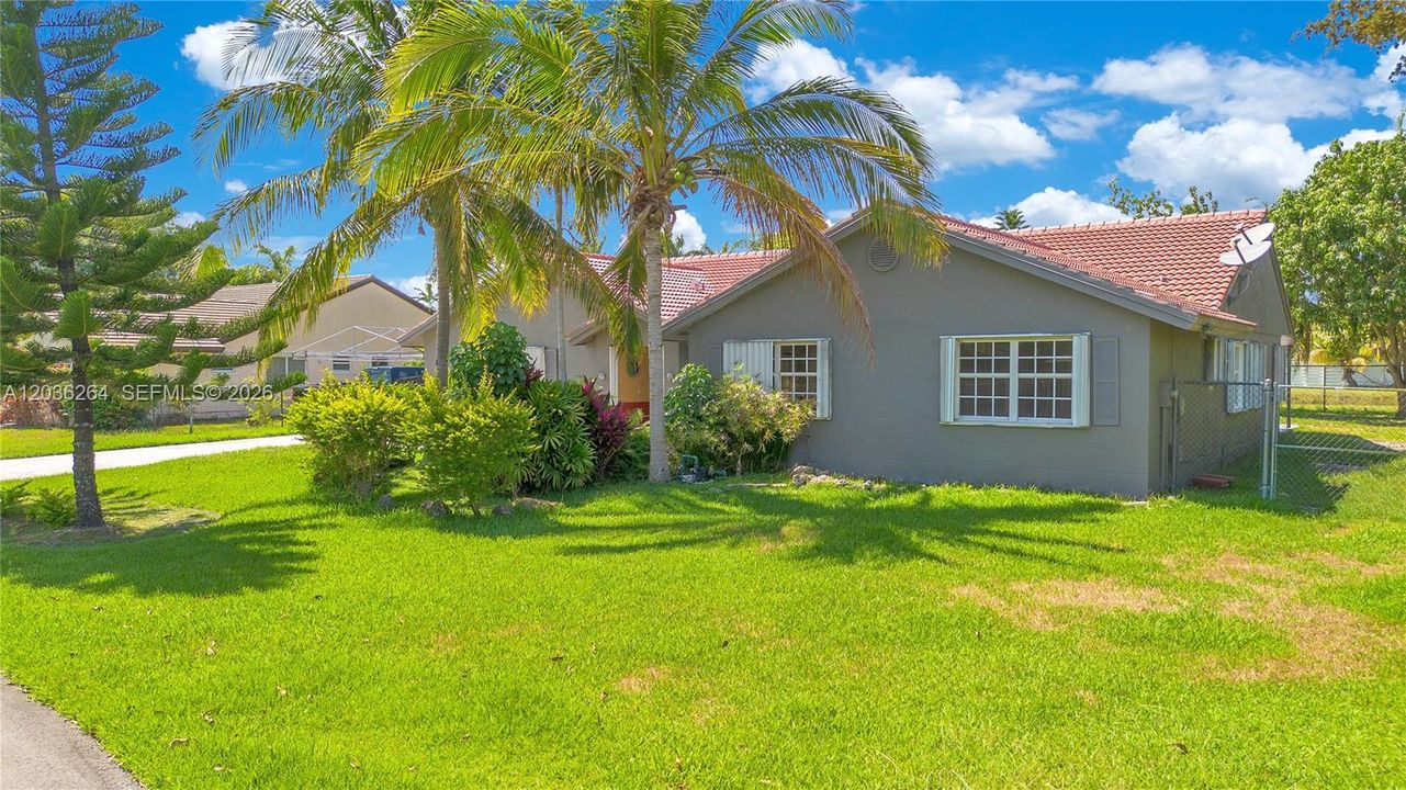 For Rent: $3,950 (4 beds, 2 baths, 2201 Square Feet)