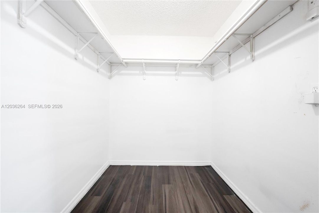 For Rent: $3,950 (4 beds, 2 baths, 2201 Square Feet)