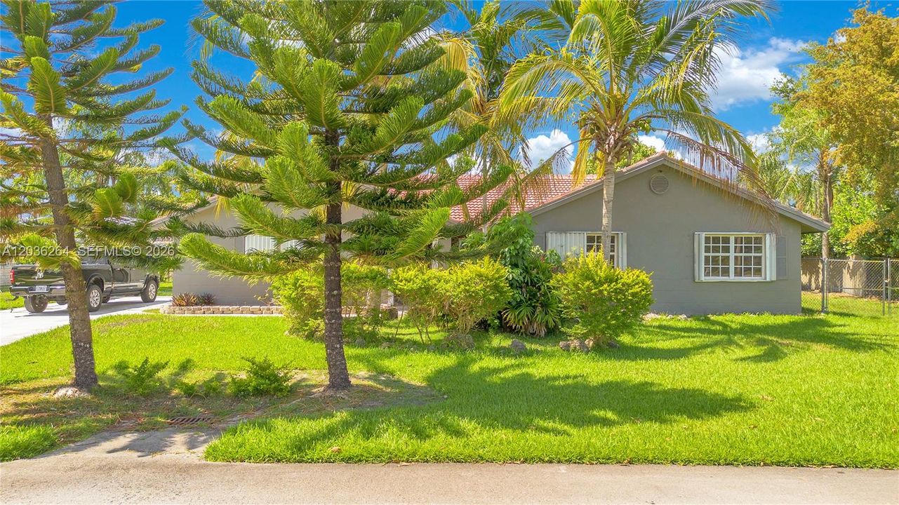 For Rent: $3,950 (4 beds, 2 baths, 2201 Square Feet)