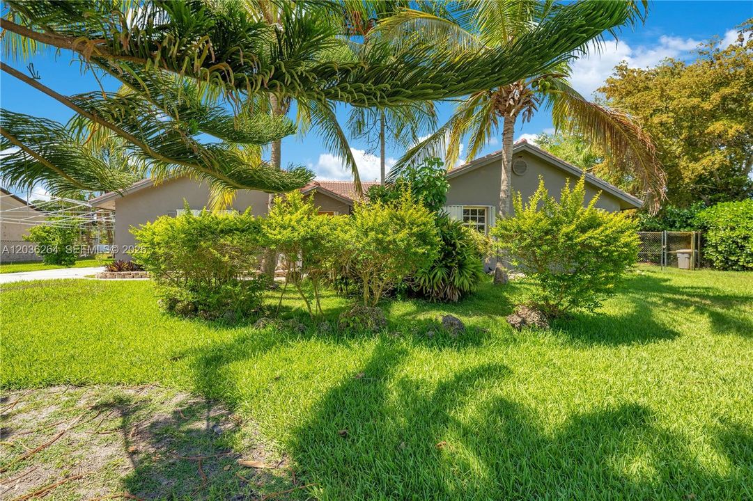 For Rent: $3,950 (4 beds, 2 baths, 2201 Square Feet)