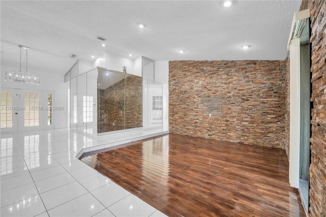 For Rent: $3,950 (4 beds, 2 baths, 2201 Square Feet)
