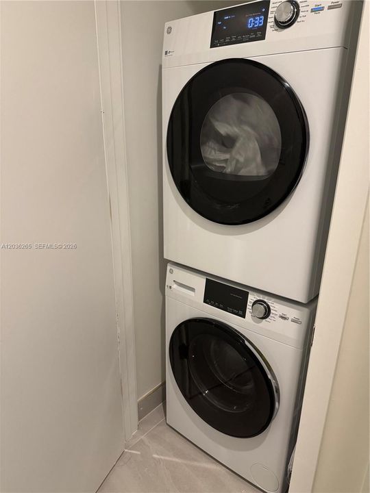 For Sale: $650 (1 beds, 1 baths, 479 Square Feet)