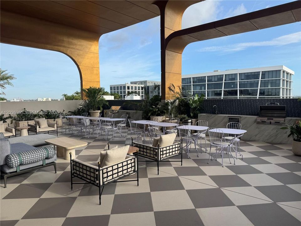 For Sale: $650 (1 beds, 1 baths, 479 Square Feet)