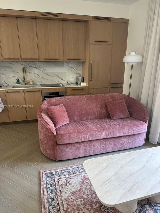 For Sale: $650 (1 beds, 1 baths, 479 Square Feet)