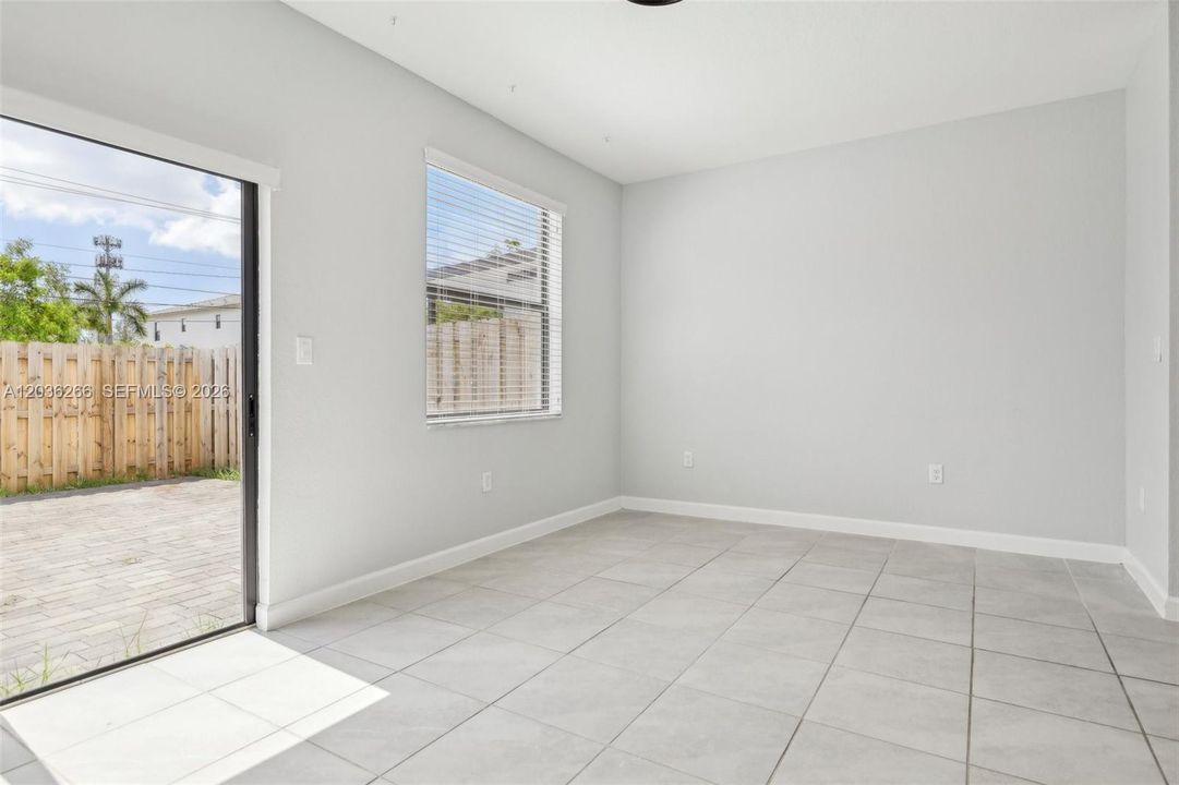 For Rent: $2,300 (3 beds, 2 baths, 1545 Square Feet)