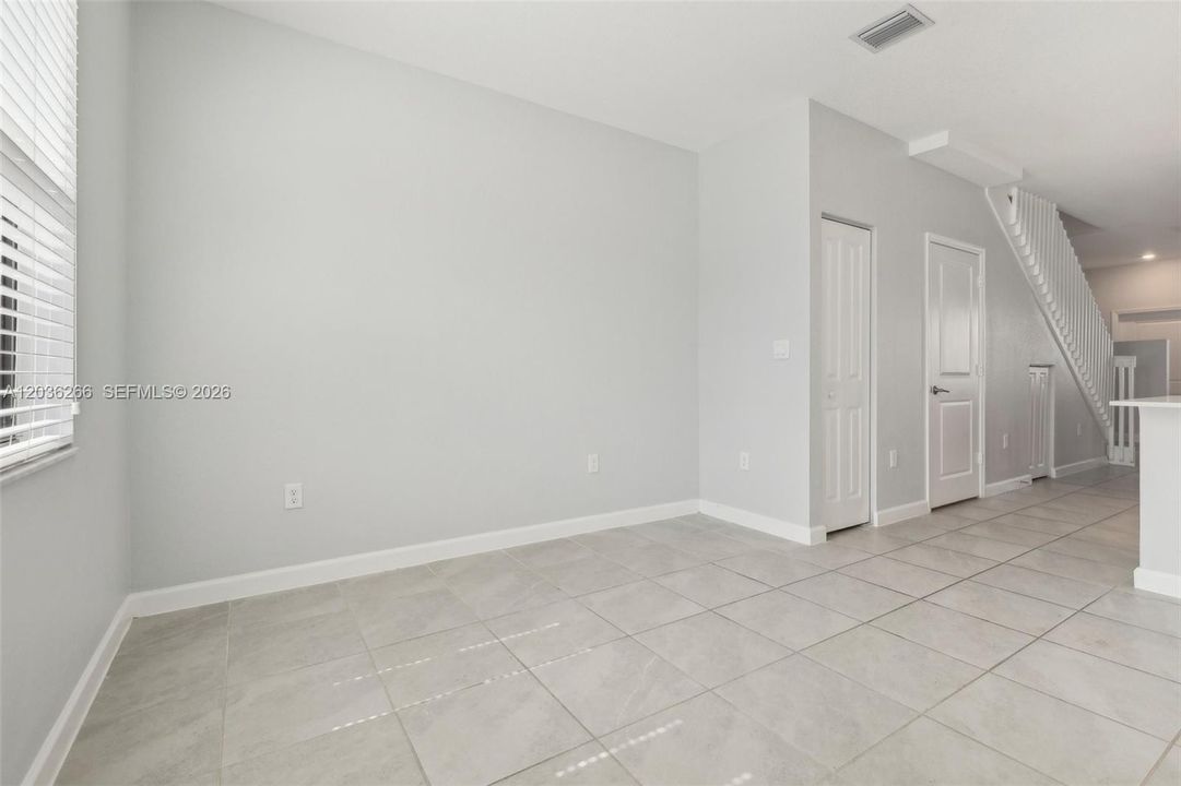 For Rent: $2,300 (3 beds, 2 baths, 1545 Square Feet)