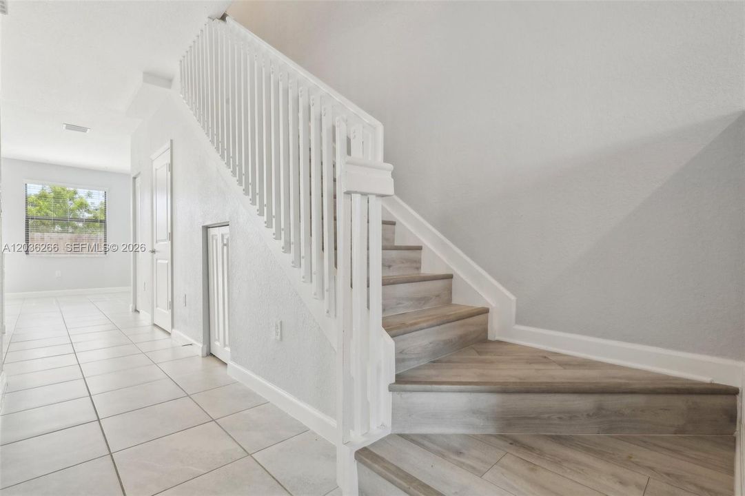 For Rent: $2,300 (3 beds, 2 baths, 1545 Square Feet)