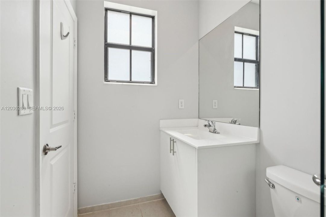 For Rent: $2,300 (3 beds, 2 baths, 1545 Square Feet)