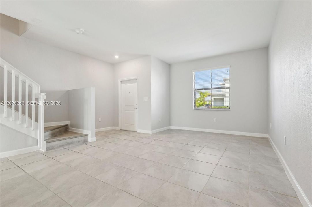 For Rent: $2,300 (3 beds, 2 baths, 1545 Square Feet)