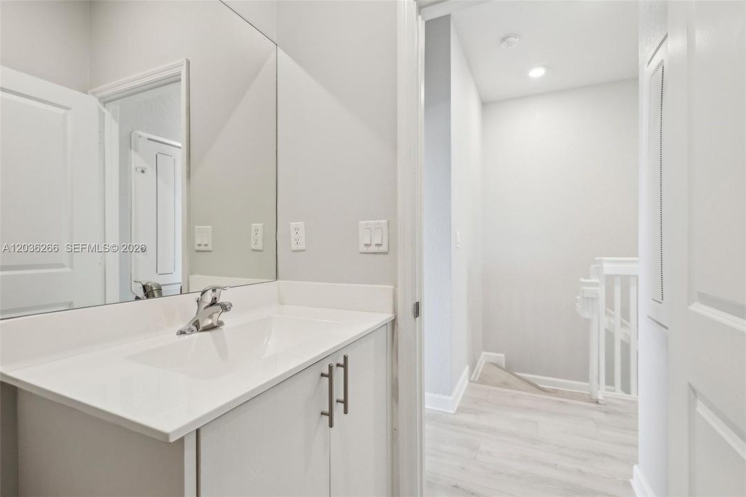 For Rent: $2,300 (3 beds, 2 baths, 1545 Square Feet)