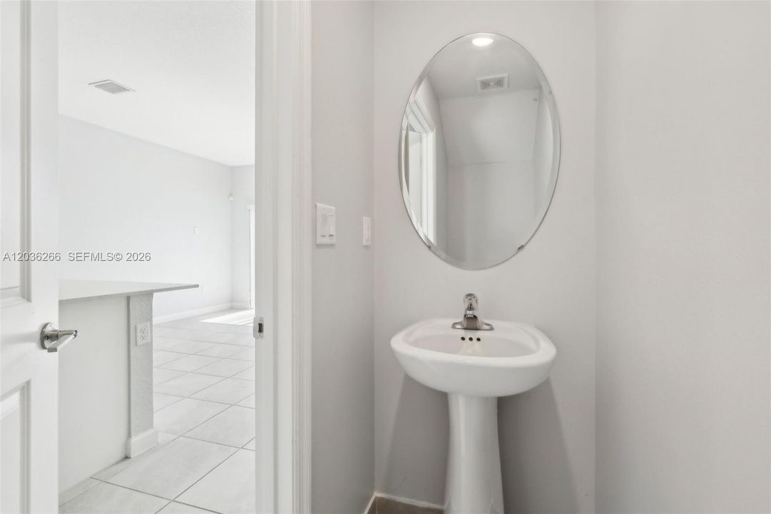 For Rent: $2,300 (3 beds, 2 baths, 1545 Square Feet)