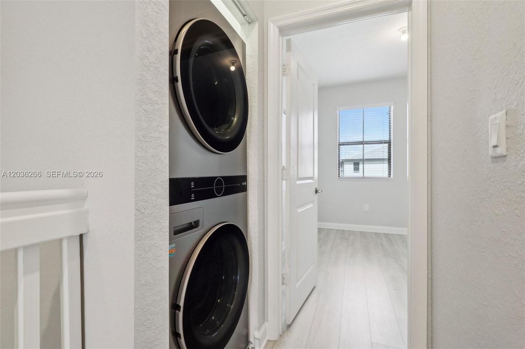 For Rent: $2,300 (3 beds, 2 baths, 1545 Square Feet)