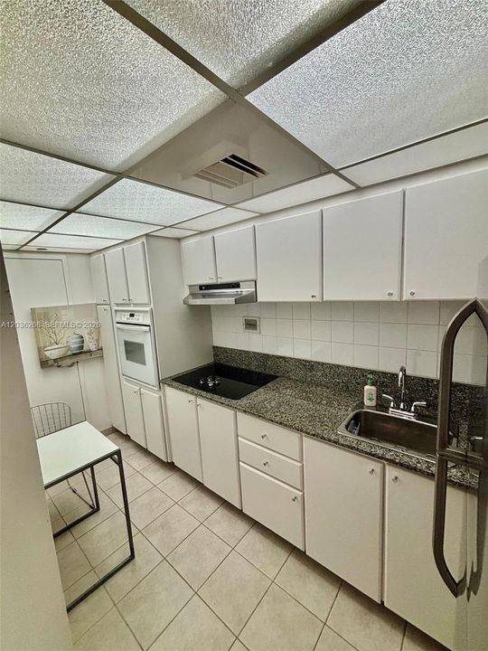 В аренду: $2,450 (0 спален, 1 ванн, 619 Квадратных фут)