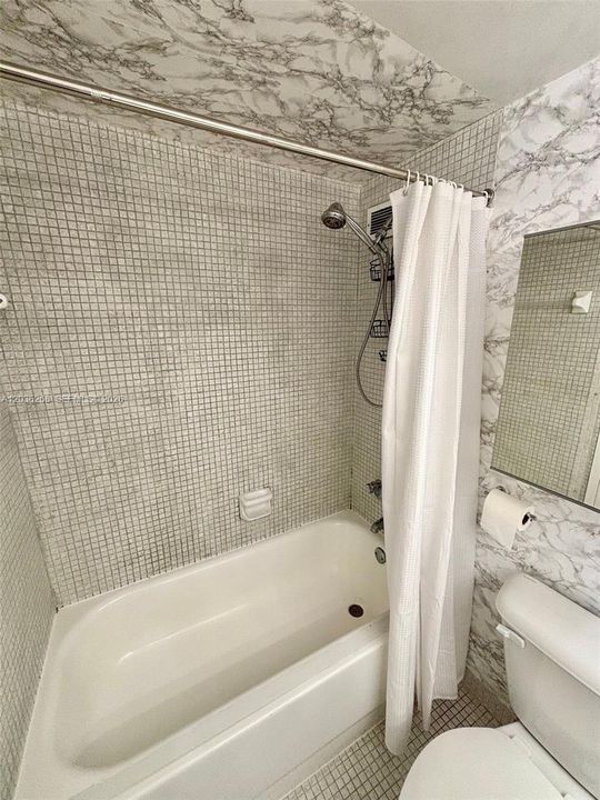 В аренду: $2,450 (0 спален, 1 ванн, 619 Квадратных фут)