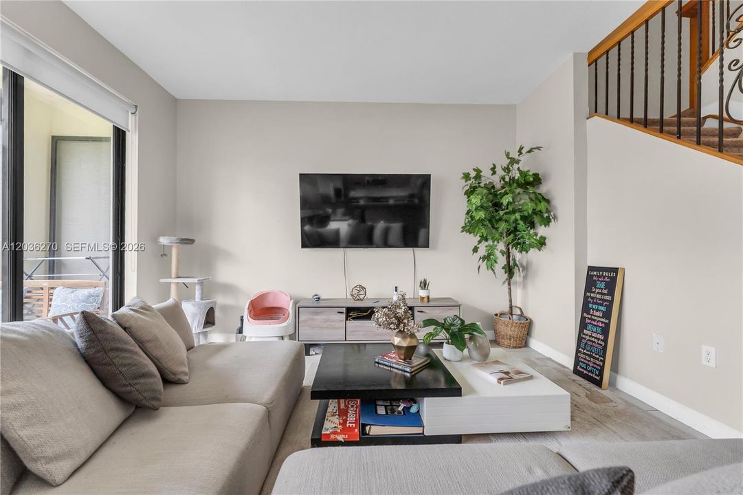 En Venta: $530,000 (3 camas, 2 baños, 1865 Pies cuadrados)