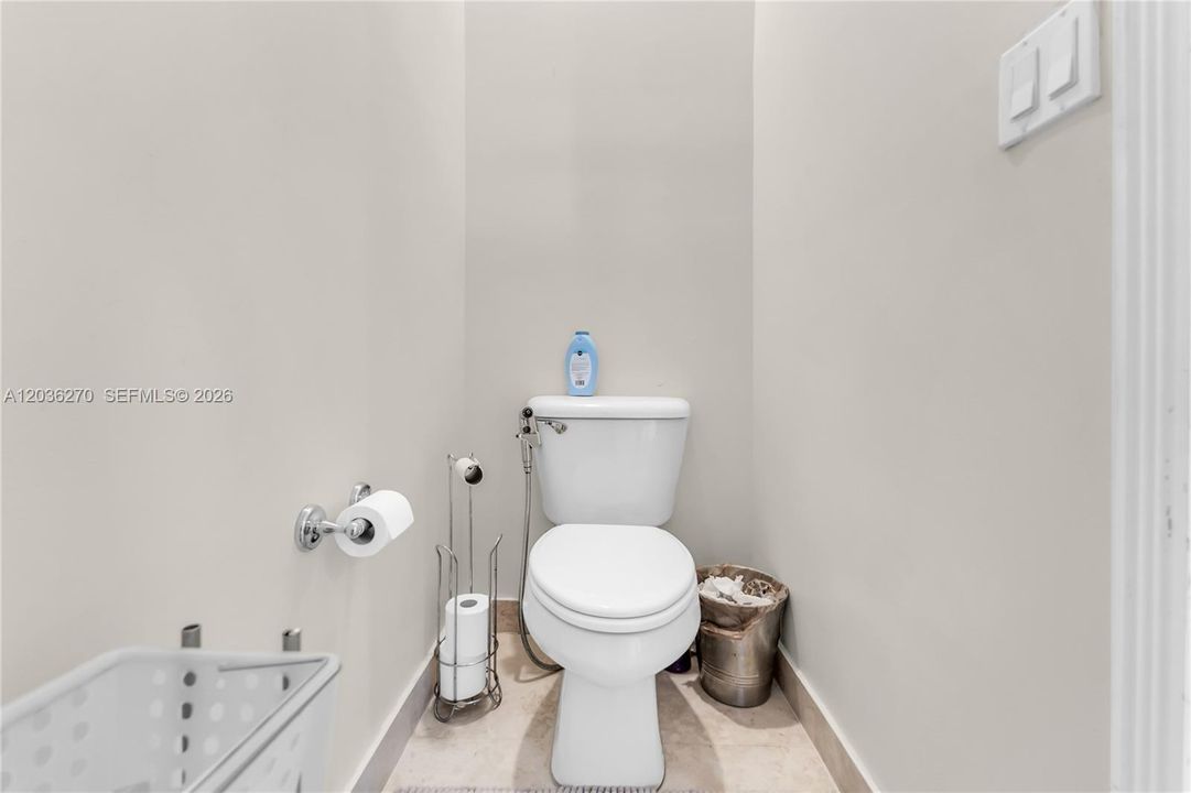 En Venta: $530,000 (3 camas, 2 baños, 1865 Pies cuadrados)