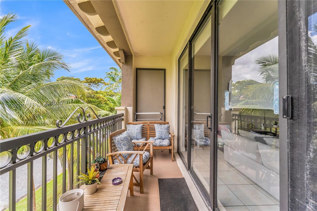 En Venta: $530,000 (3 camas, 2 baños, 1865 Pies cuadrados)