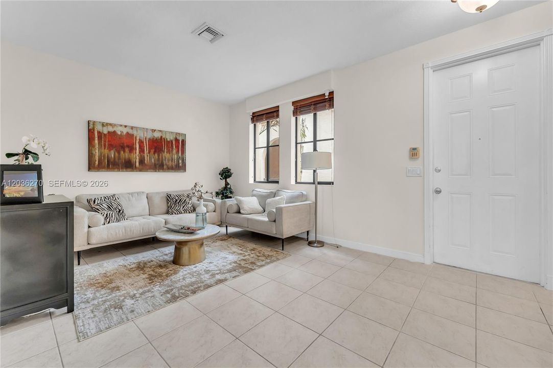 En Venta: $530,000 (3 camas, 2 baños, 1865 Pies cuadrados)