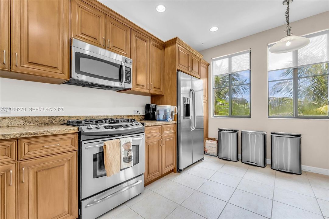En Venta: $530,000 (3 camas, 2 baños, 1865 Pies cuadrados)