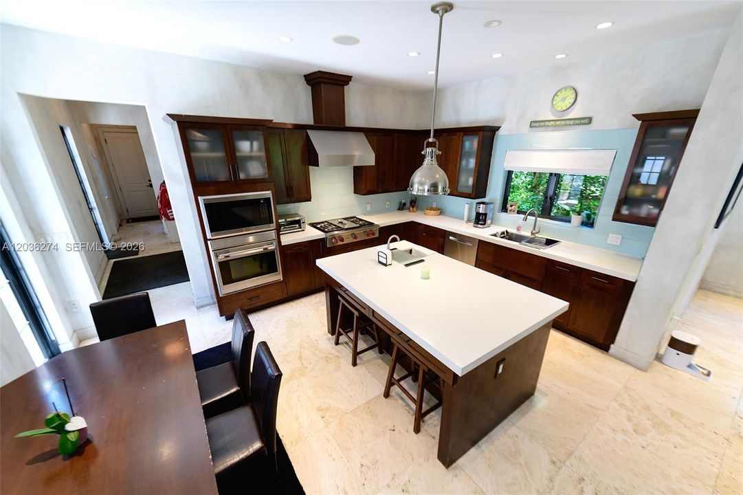 For Rent: $28,000 (6 beds, 5 baths, 5322 Square Feet)