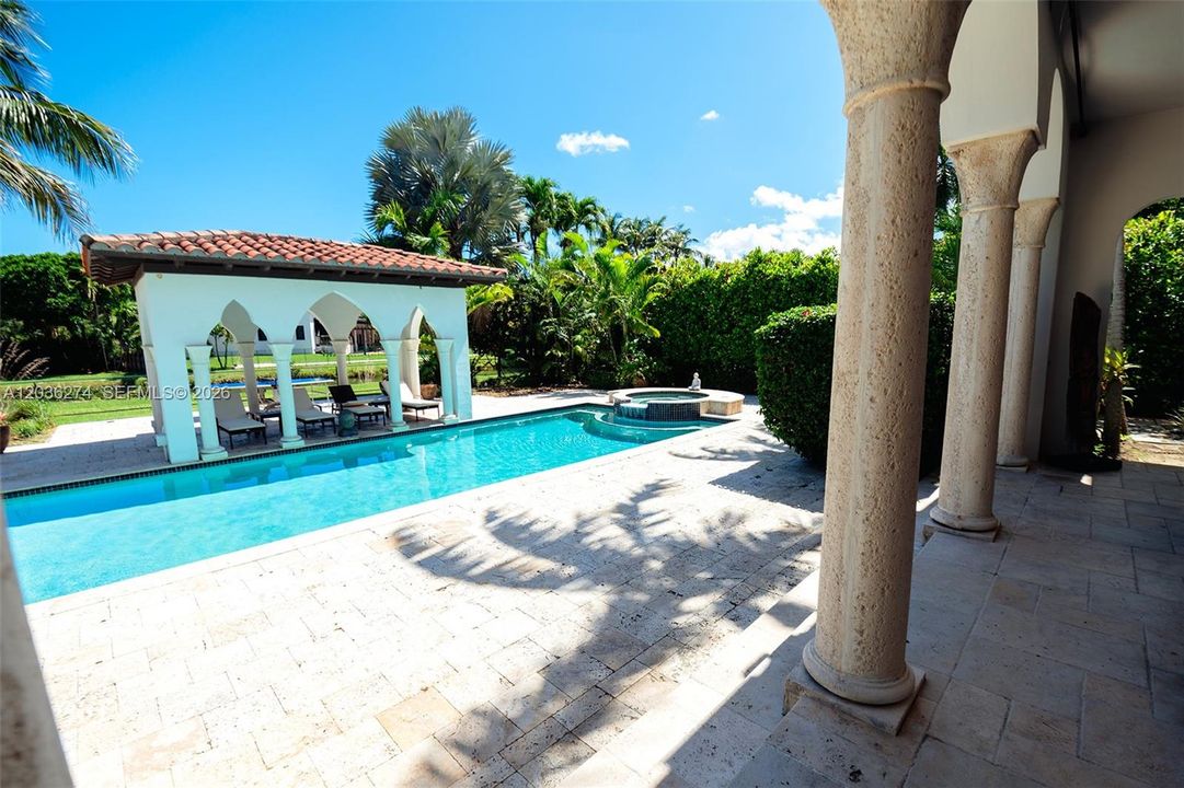 For Rent: $28,000 (6 beds, 5 baths, 5322 Square Feet)