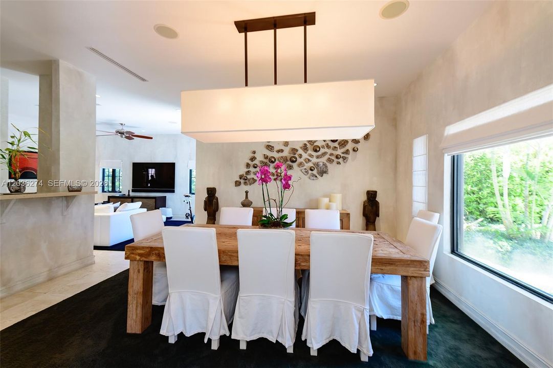 For Rent: $28,000 (6 beds, 5 baths, 5322 Square Feet)