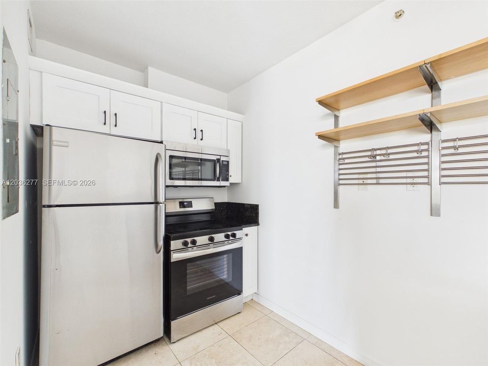 В аренду: $2,500 (2 спален, 2 ванн, 2054 Квадратных фут)