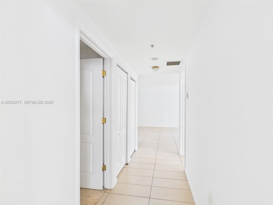 В аренду: $2,500 (2 спален, 2 ванн, 2054 Квадратных фут)